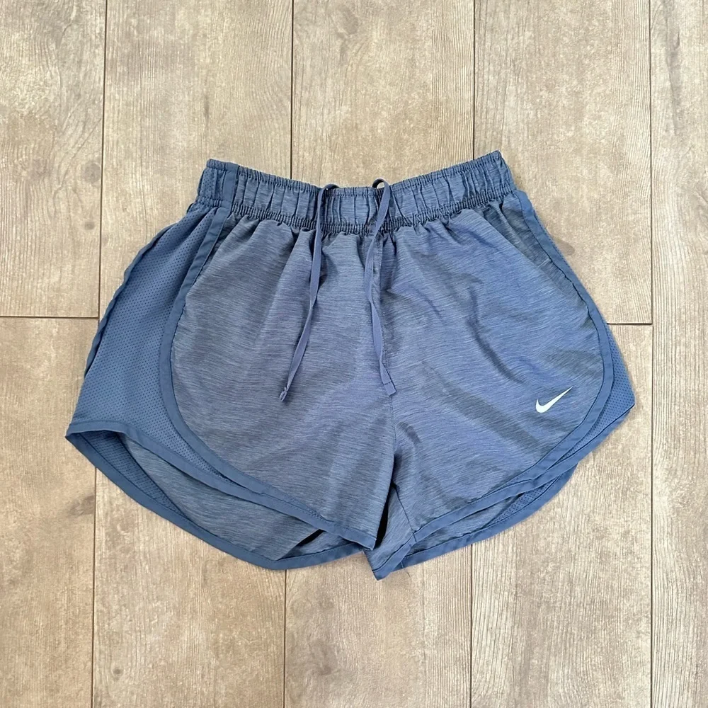 Nike XS women’s dri fit atetuc Running Shorts